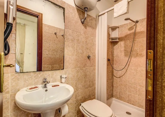 弗吉尼亚酒店 2*